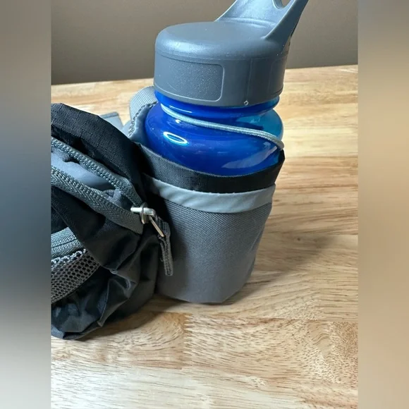 Outdoor fanny pack with two water bottles - Picture 7 of 7